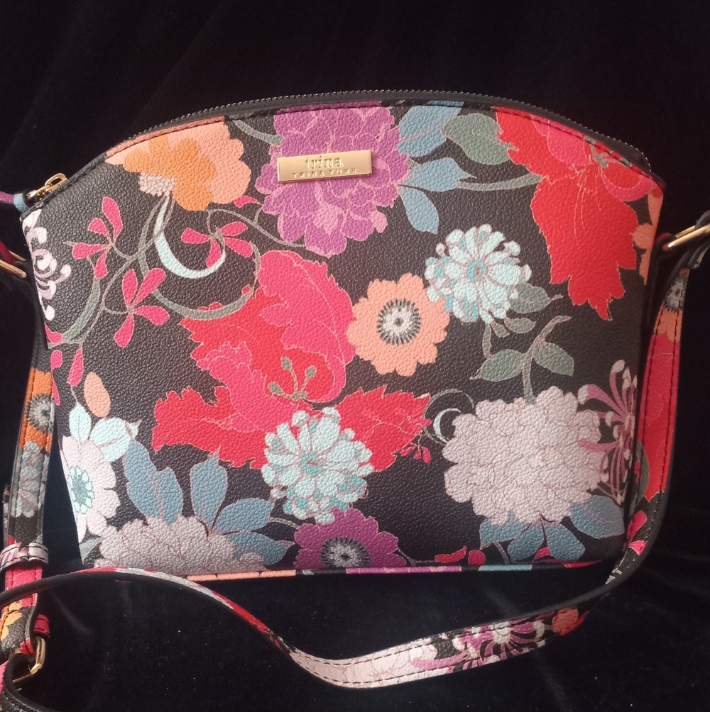 Hand Bag - Picture 2 of 5